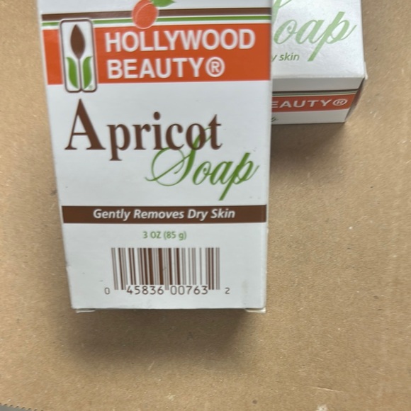 4 bundle of Apricot Soap - Green and Orange - Picture 4 of 4